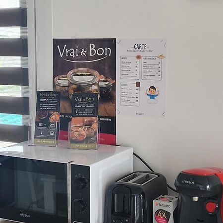 Gite Le Petit Doue Bressuire Exteriör bild
