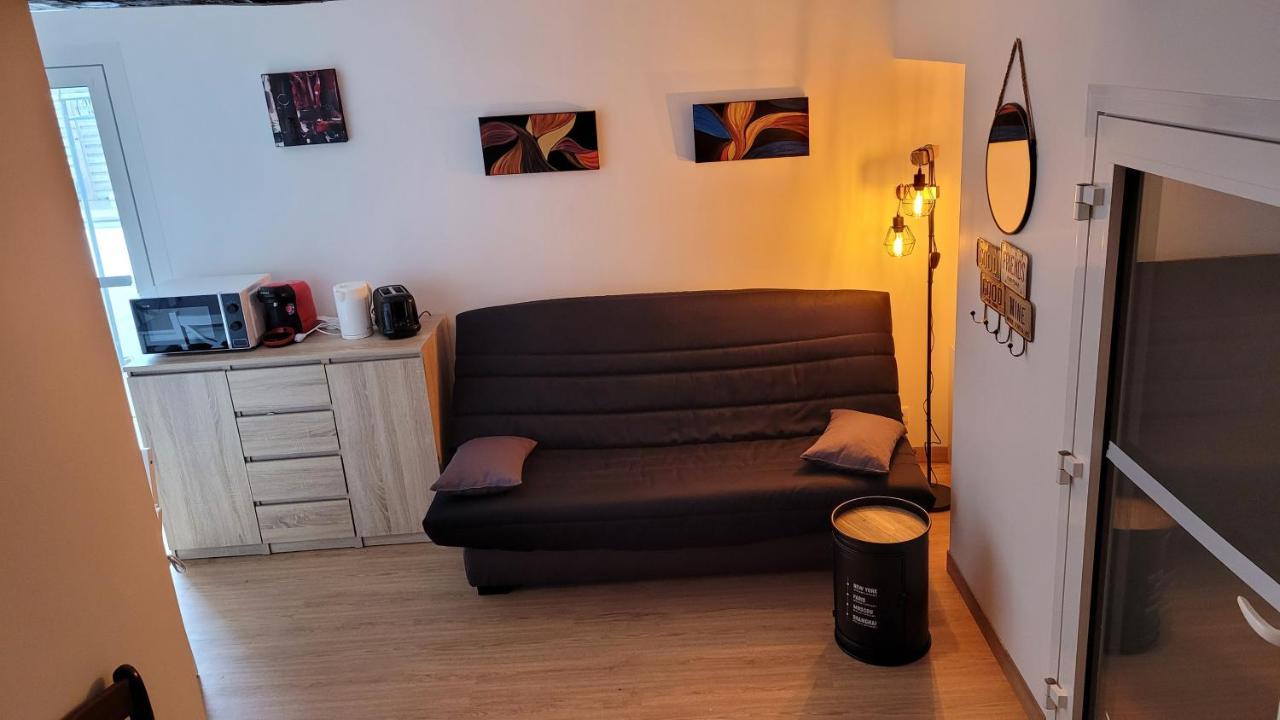 Gite Le Petit Doue Bressuire Exteriör bild